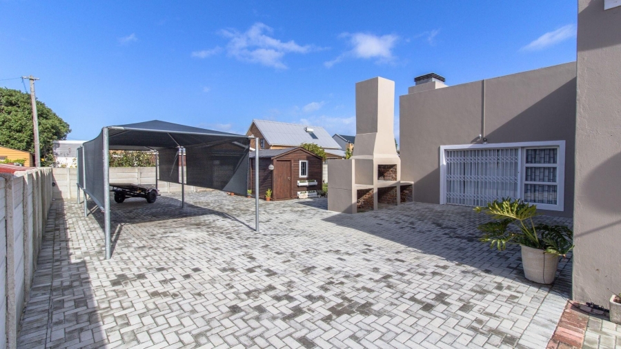 3 Bedroom Property for Sale in Franskraal Western Cape